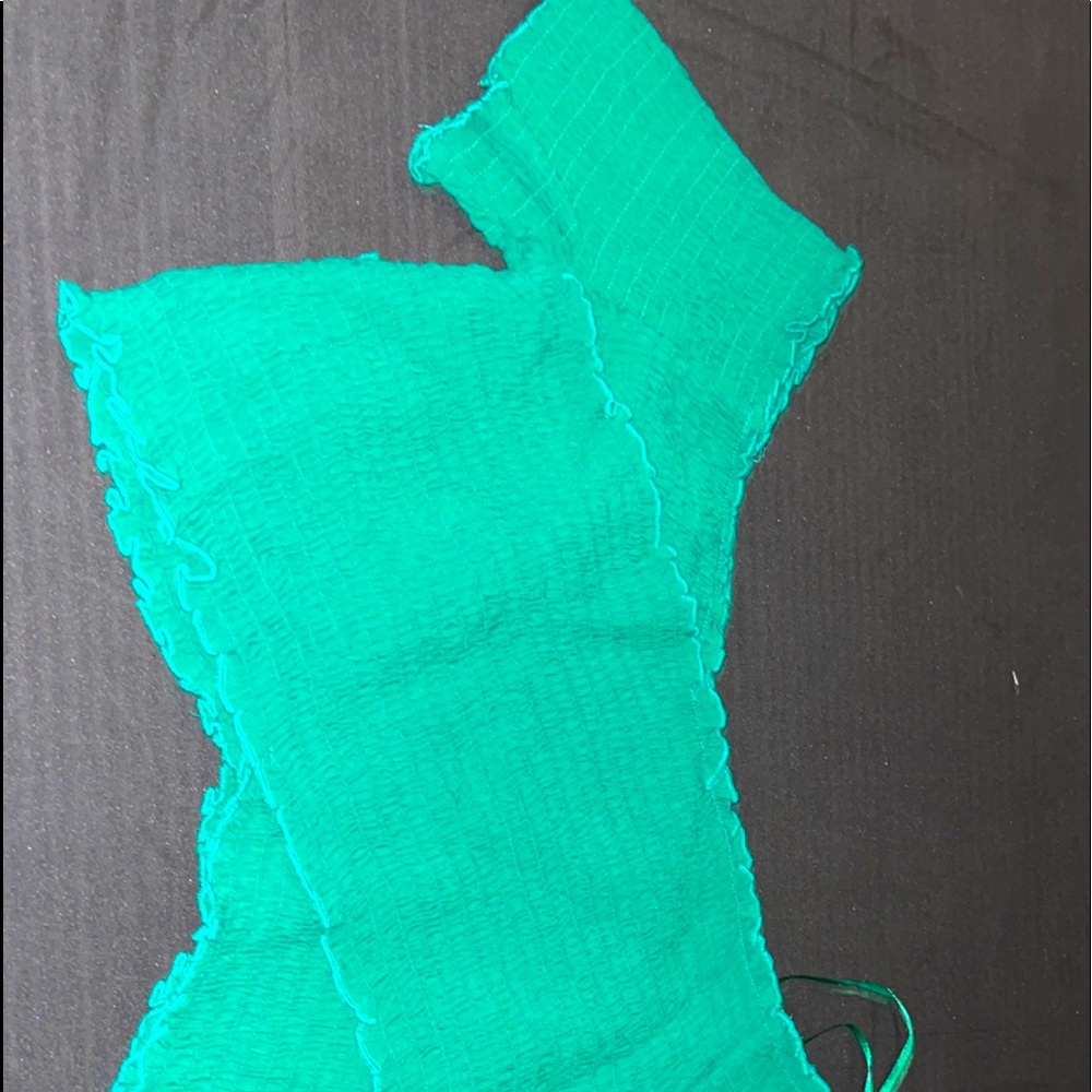 Green crop top